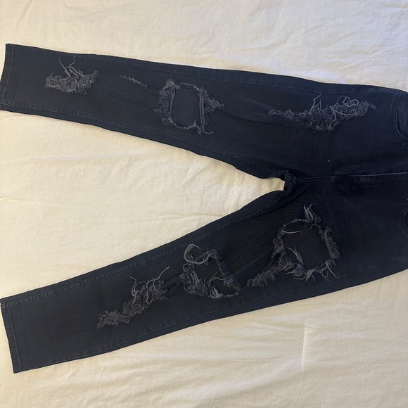 Ripped Mom Jeans - Picture 3 of 3